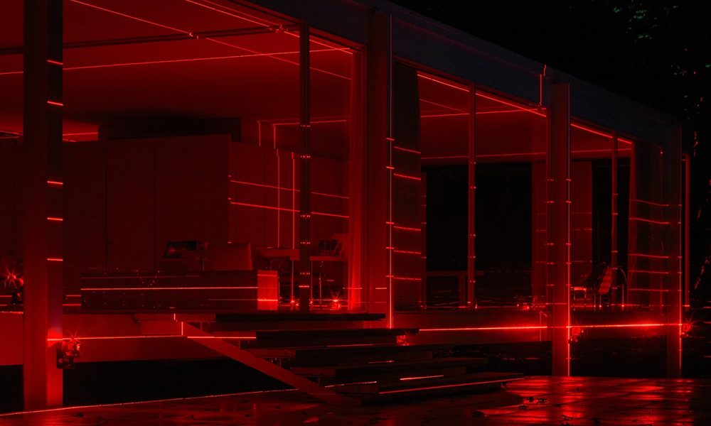 Mies-van-der-Rohe-Farnsworth-House-Illuminated-With-Lasers-5