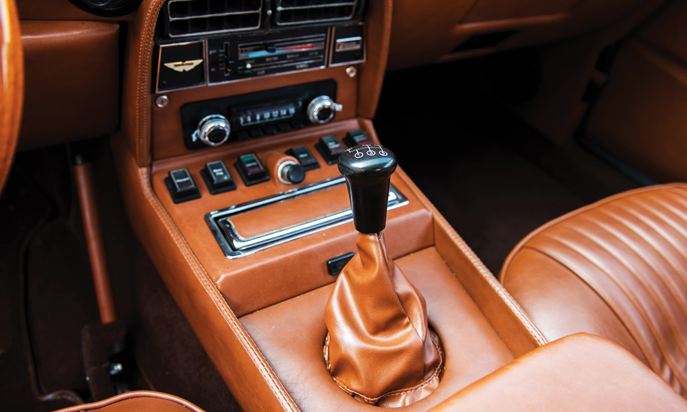1977-Aston-Martin-V8-Vantage-8