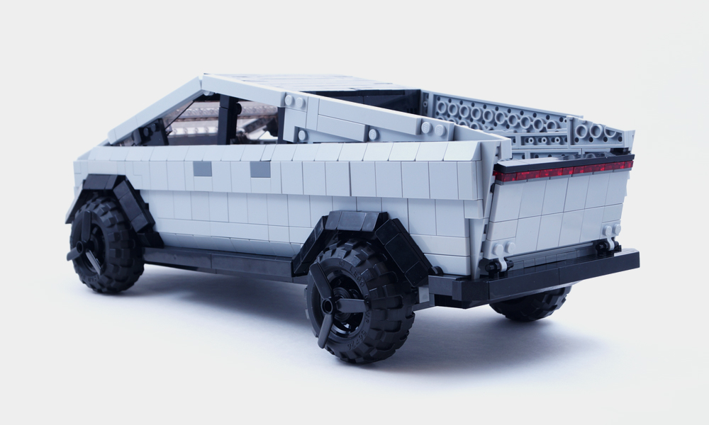 LEGO-Tesla-Cybertruck-Build-5