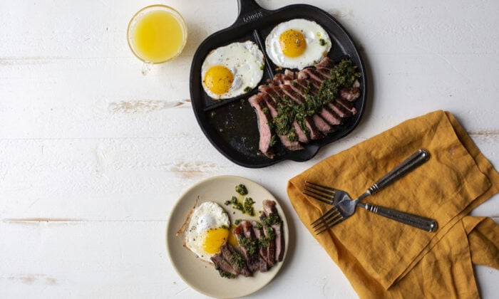 Lodge Cast Iron Breakfast Skillet