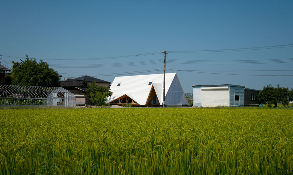 Takeru-Shoji-Architects-A-Frame-Tent-House-3