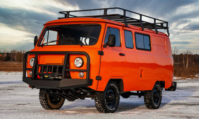 The UAZ SGR Combi Van Is Built for Frigid Russian Terrain