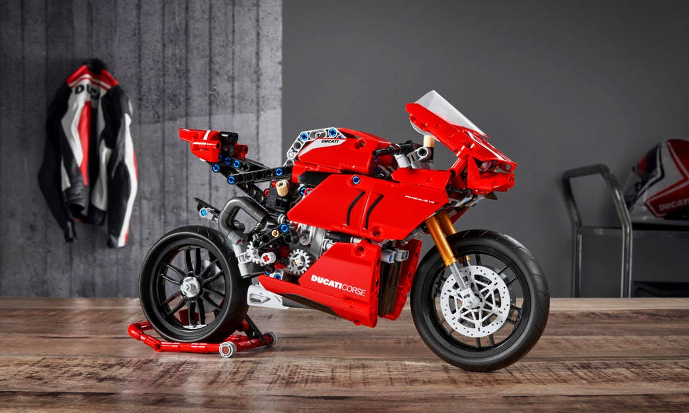 LEGO-Ducati-Panigale-V4-R-5