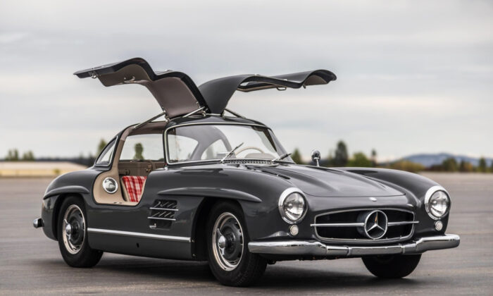 1956-Mercedes-Benz-300SL-Gullwing