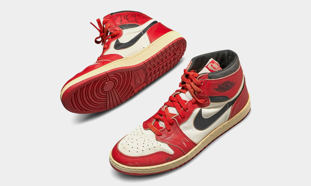 1985-Nike-Air-Jordan-1-Worn-by-Michael-Jordan-2