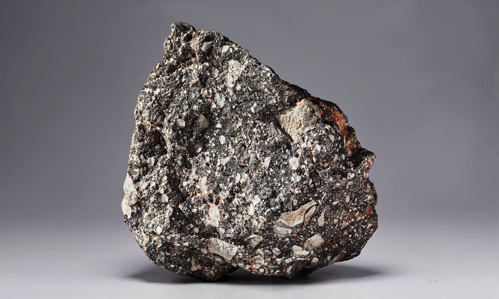 Christies-2-5-Million-30-Pound-Piece-of-Lunar-Meteorite-1