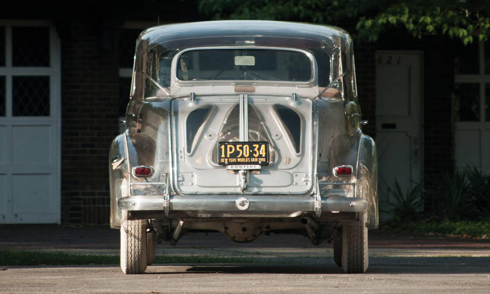 1939-Pontiac-Deluxe-Six-Plexiglas-Ghost-Car-4