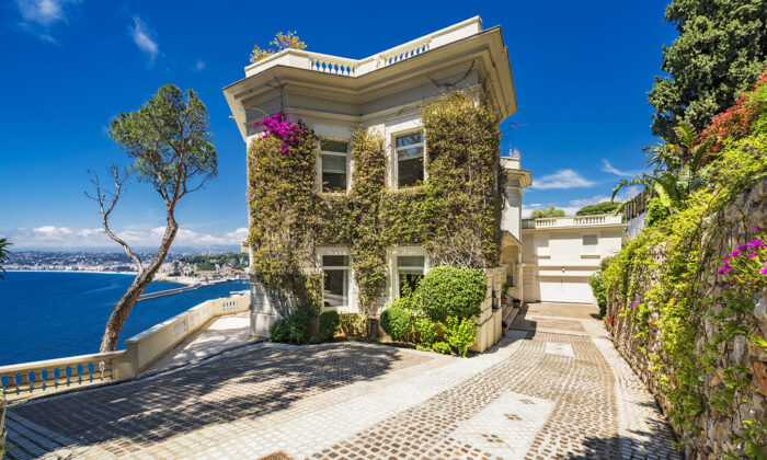 Sean-Connery-James-Bond-French-Villa-2