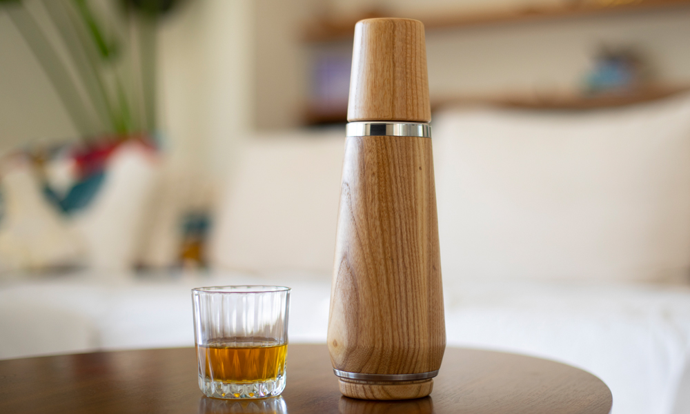 The W.E.T. Decanter Lets You Infuse Your Own Spirits
