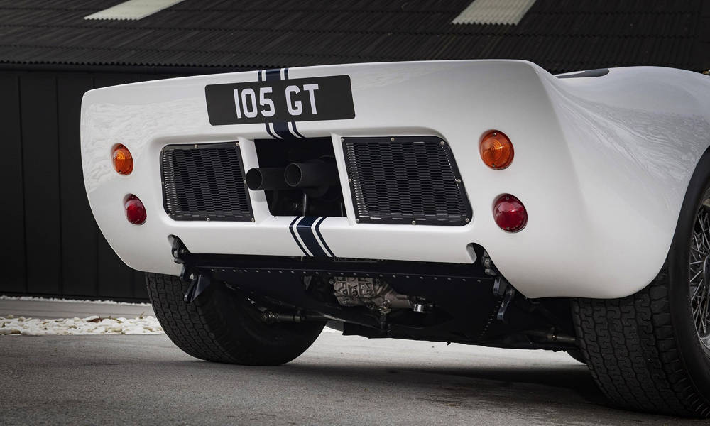 1964-FORD-GT40-PROTOTYPE-GT-105-4