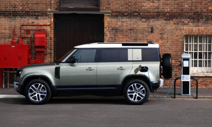 Land-Rover-Defender-P400e-Plug-In-Hybrid-6