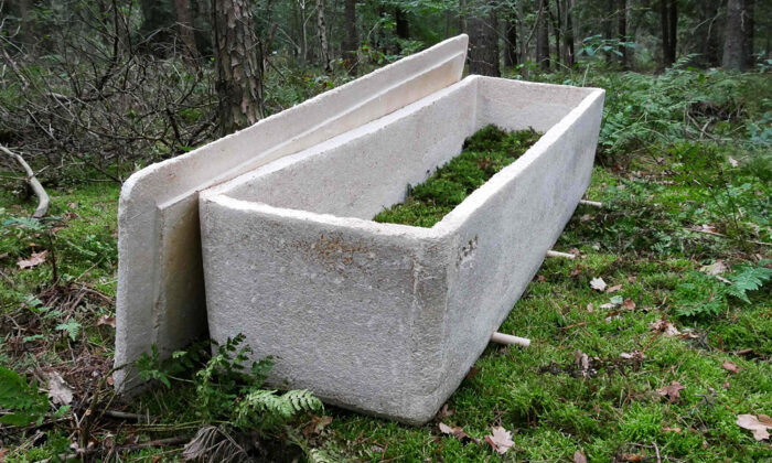 Loop-Living-Cocoon-Compost-Coffin