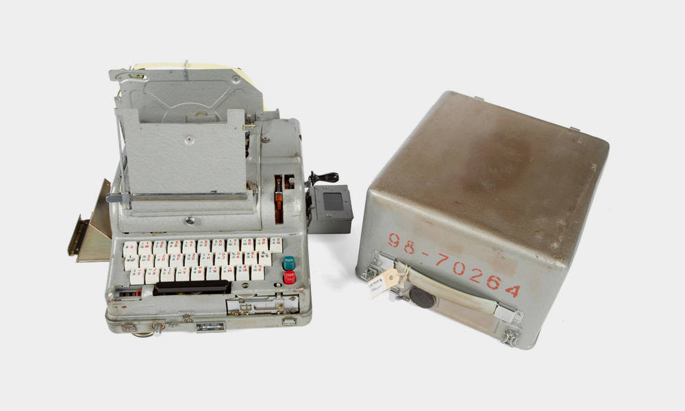 Cold-War-Relics-Auction-Features-a-Number-of-KGB-Spy-Pieces-2