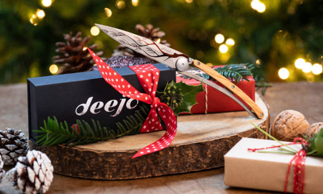 Give Them a Gift They’ll Actually Use with a Deejo Customized Pocket Knife