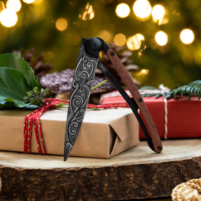 Get Them a Customized Deejo Pocket Knife This Year