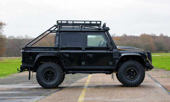 Bowler-Collection-2010-Land-Rover-Defender-SVX-Spectre-SUV-1