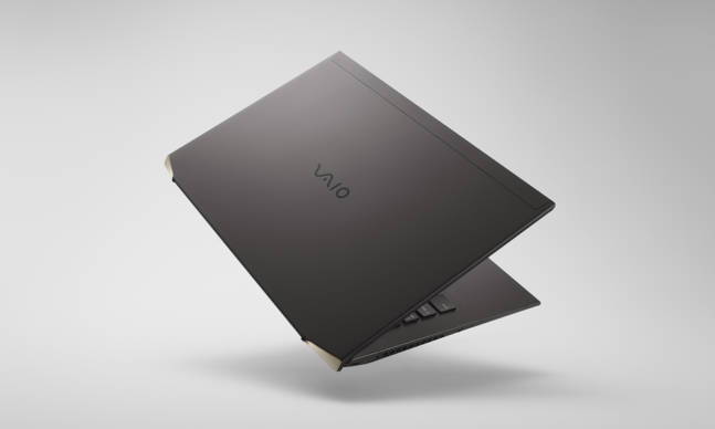 Vaio Z Laptops Pack the World’s First Three-Dimensional Molded Carbon Fiber Body Design