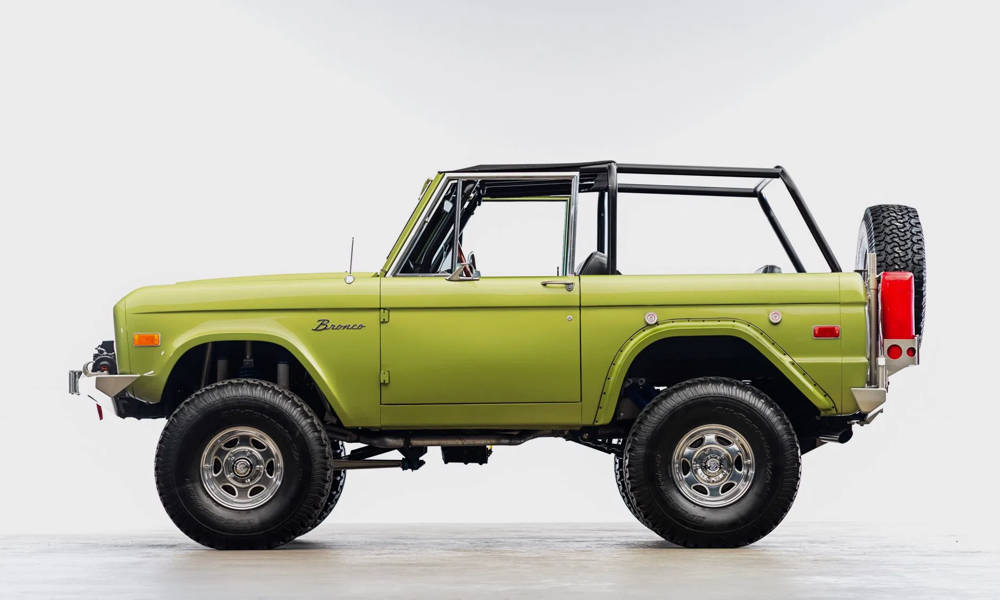 1973-Ford-Bronco-1