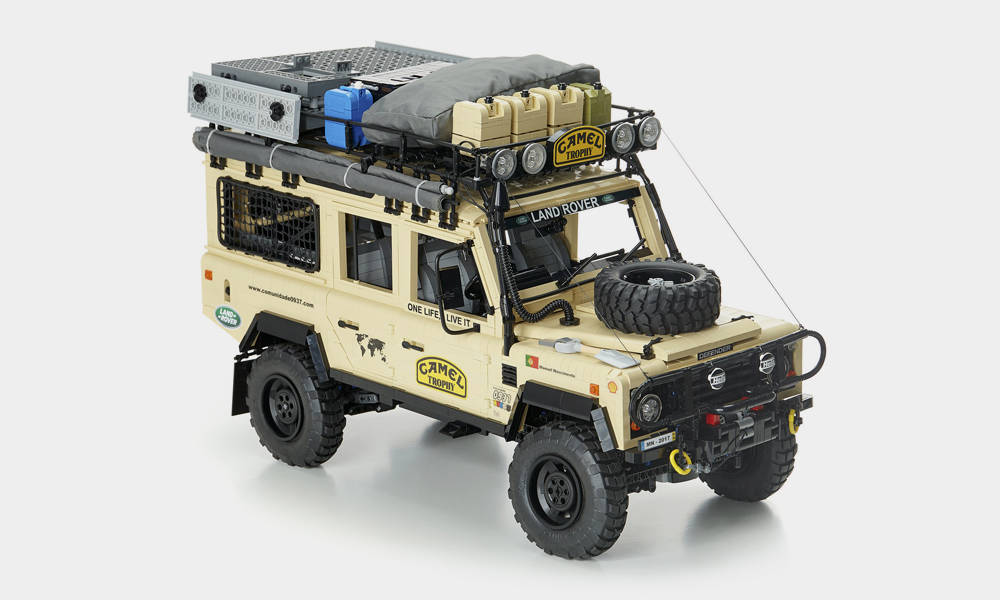 LEGO-Land-Rover-Defender-110-Camel-Trophy-2