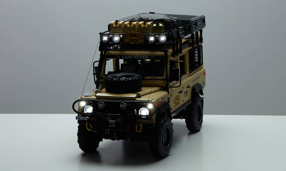 LEGO-Land-Rover-Defender-110-Camel-Trophy-7