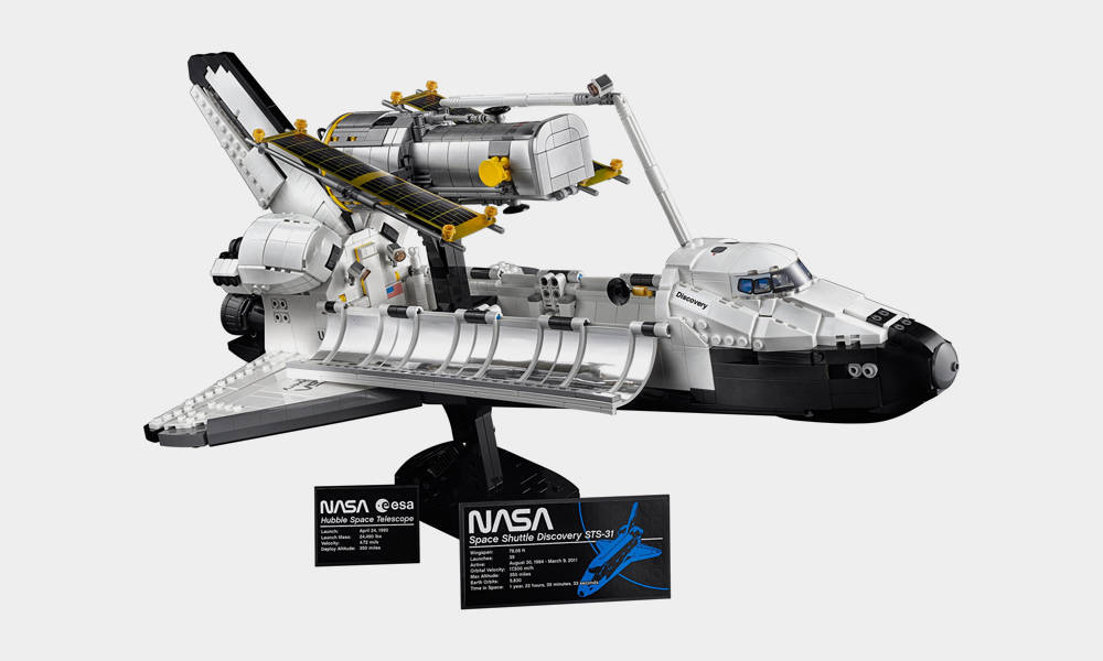 LEGO-NASA-Space-Shuttle-Discovery-Kit-3