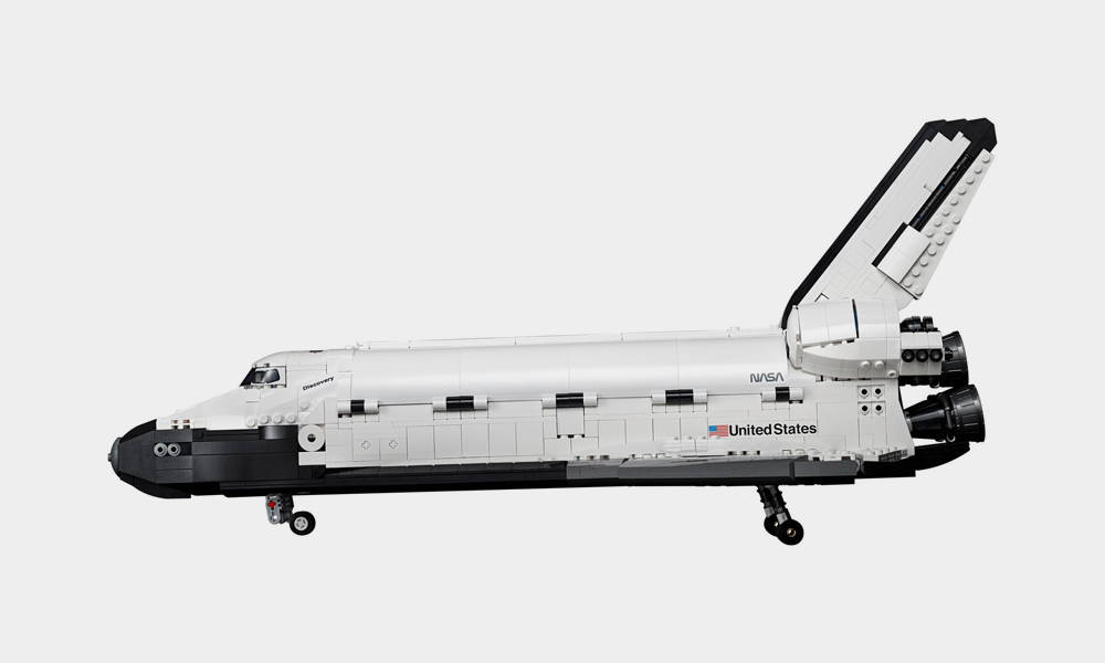LEGO-NASA-Space-Shuttle-Discovery-Kit-7