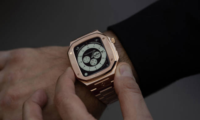 Upgrade Your Apple Watch With a Golden Concept Case