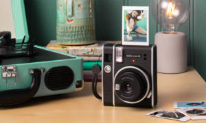 Fujifilm-Instax-Mini-40-1