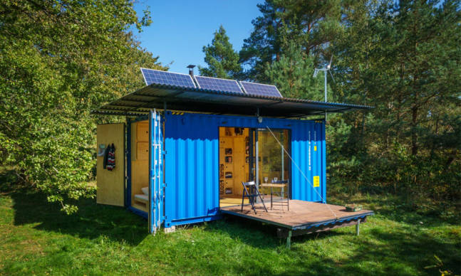 Pin-Up Houses DIY Gaia Container House