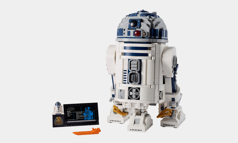 The Latest R2-D2 LEGO Set Is the Most Advanced Yet