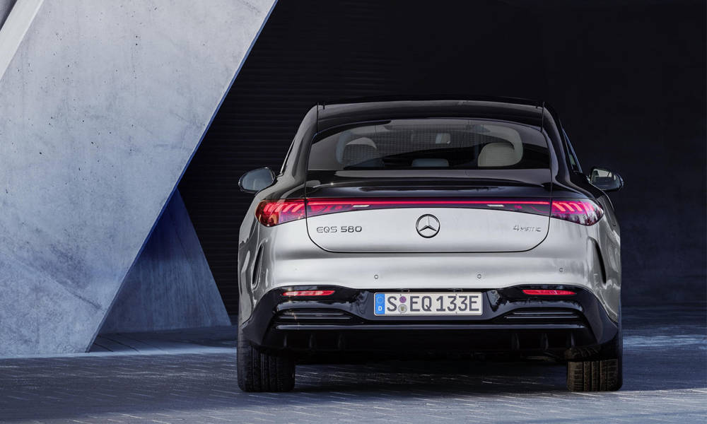 mercedes-benz-eqs-is-the-dawn-of-a-new-era-of-electric-luxury-4