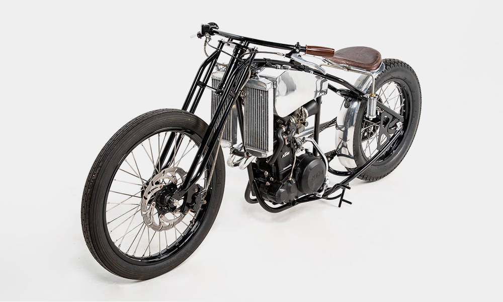 Machine-1867-KTM-620-Enduro-Custom-Bobber-Motorcycle-2