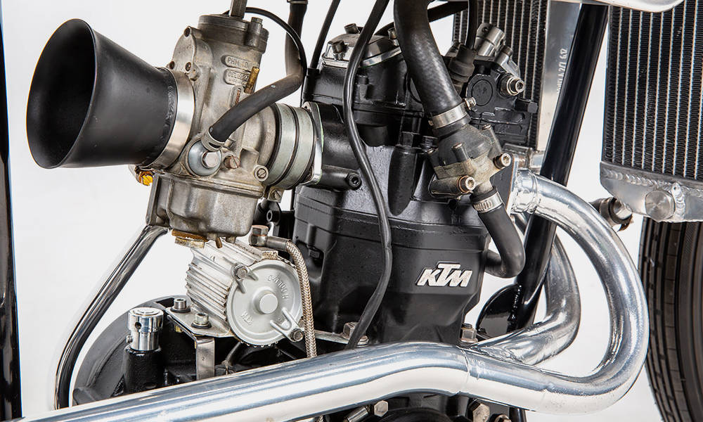 Machine-1867-KTM-620-Enduro-Custom-Bobber-Motorcycle-8
