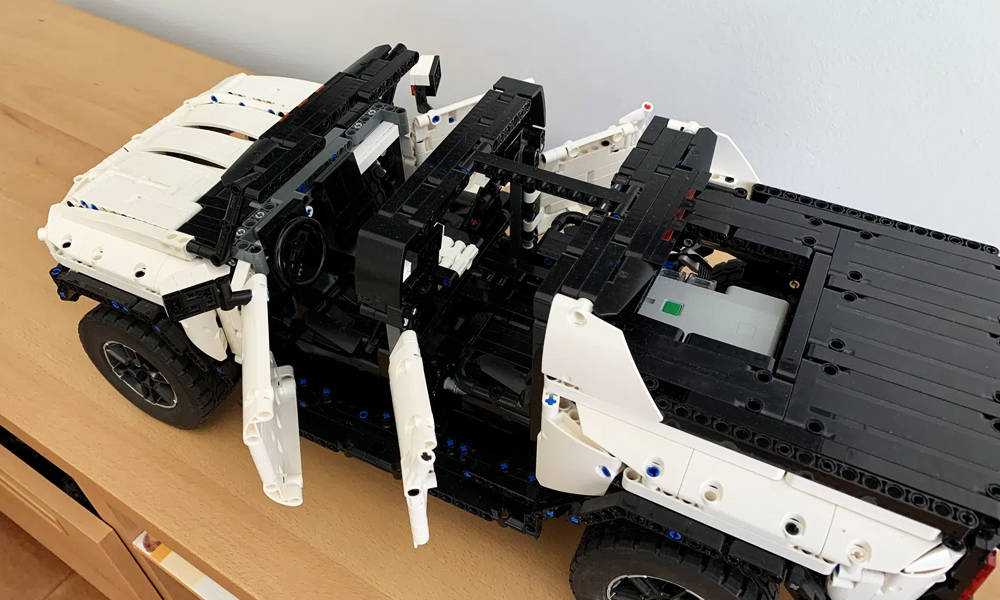 LEGO-Electric-Hummer-2