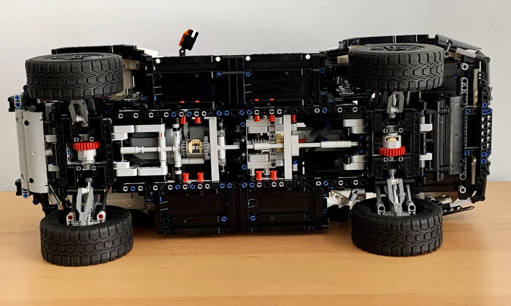 LEGO-Electric-Hummer-4