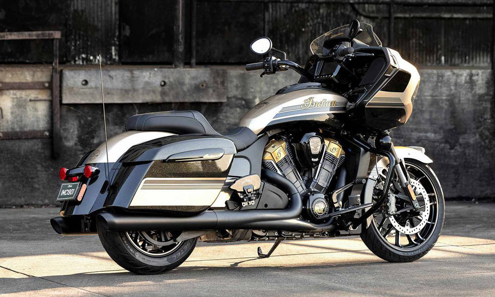 Indian-Motorcycles-x-Jack-Daniels-Challenger-Dark-Horse-2