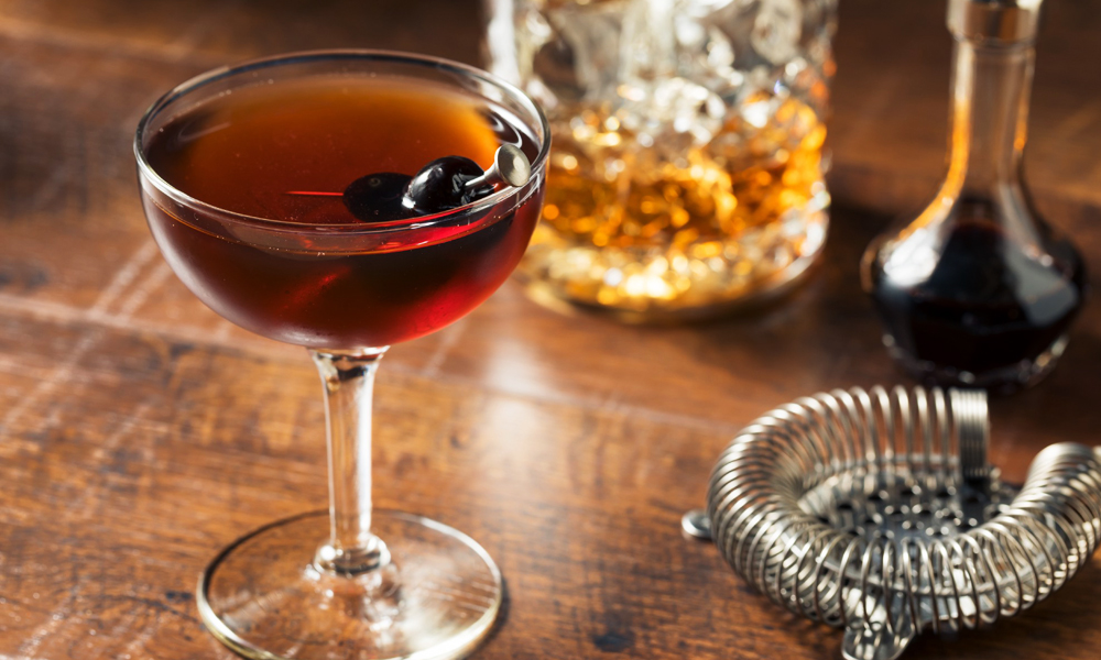What to Drink This Weekend: The Black Manhattan