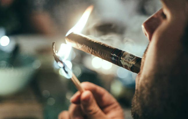 How-to-Cut-Light-and-Smoke-a-Cigar-4