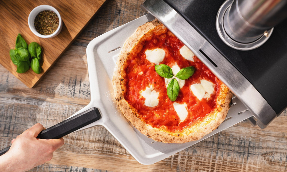 Reviewed: Ooni Fyra 12 Outdoor Pizza Oven