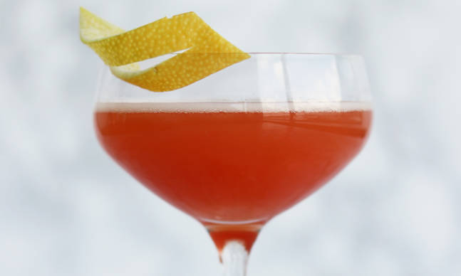 What to Drink This Weekend: Corpse Reviver #1