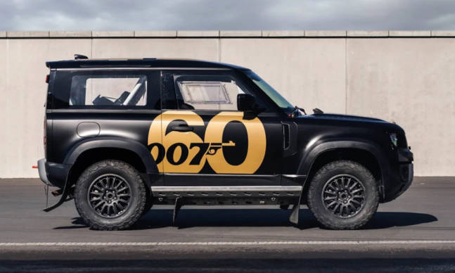Land Rover Defender 90 Rally Special James Bond Edition