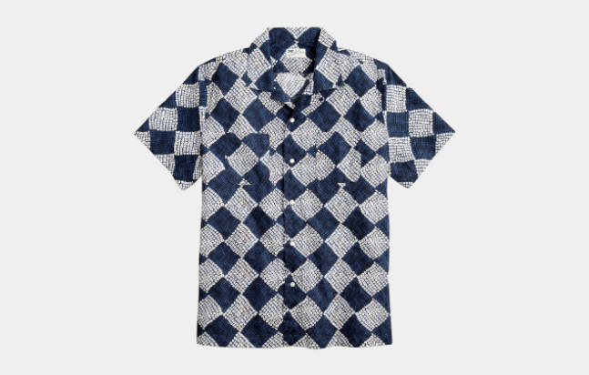 Short-sleeve-Slub-Cotton-Camp-collar-Shirt-in-Print