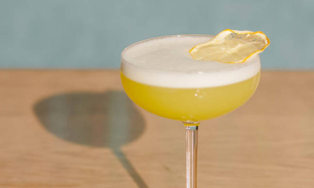 What to Drink This Weekend: Bee’s Knees