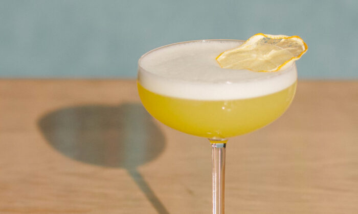 What to Drink This Weekend: Bee’s Knees