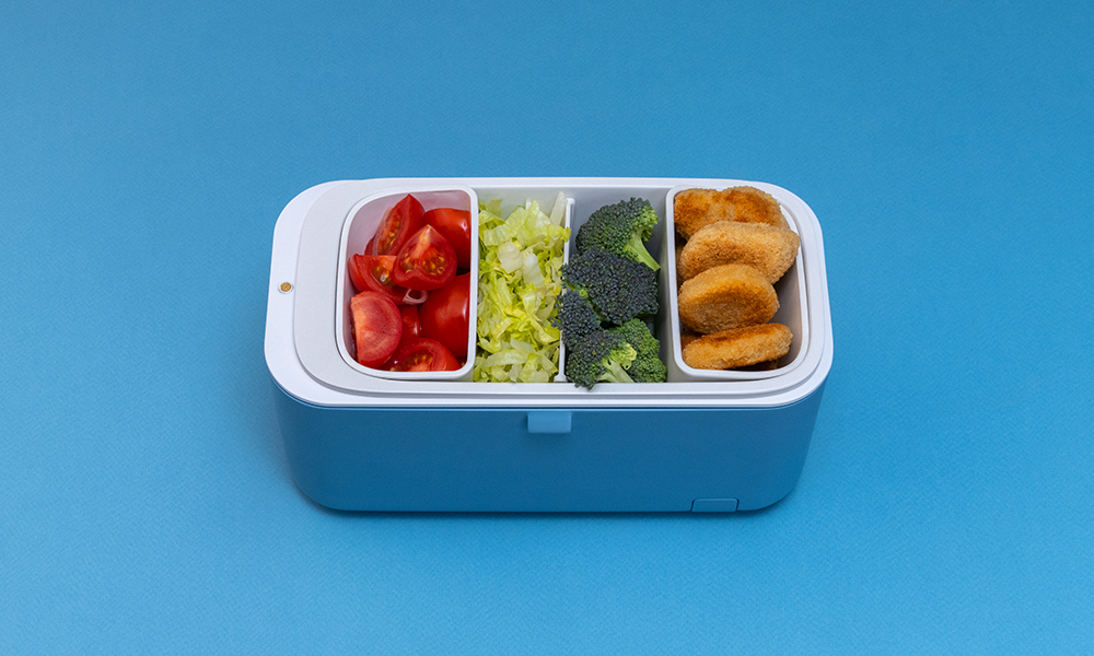 Solar-powered lunchbox keeps your food hot or even cool, depending