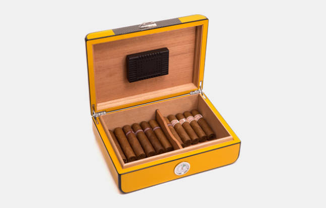 Bey-Berk-Carbon-Fiber-Humidor-with-Yellow-Lacquered-Wood