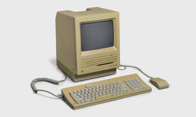 Steve Jobs’ Macintosh SE from 1987 Is Up For Auction