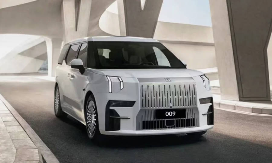 Zeekr 009 Electric Minivan Cool Material