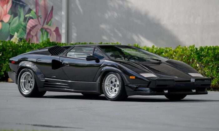 Countach-10