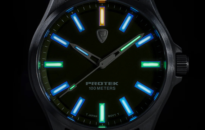 protek field series 3000 watch glow